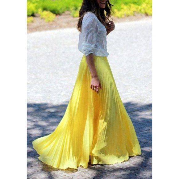 💋GORGEOUS💋 Pleated Maxi Skirt in Yellow - Picture 8 of 9